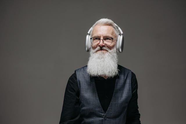 Emozionarsi con la musica dell'adolescenza